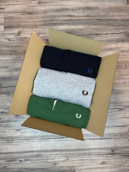 Mystery Box M: 3–4x Fred Perry Artikel – zB. Strickpullover, Hoodie, Polo & mehr